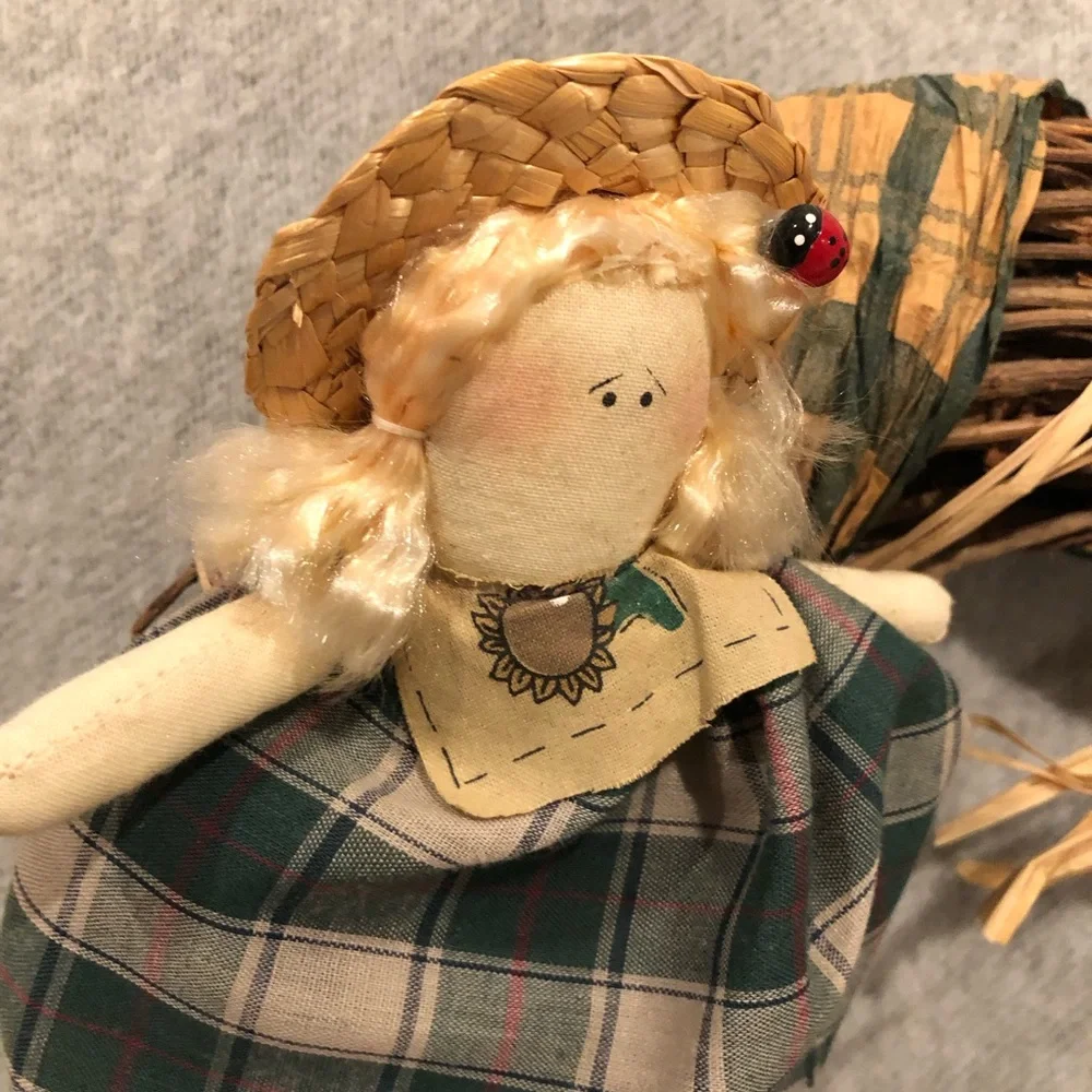 NWOT - Charming Rustic-look Plaid Doll Wreath with Raffia Trim